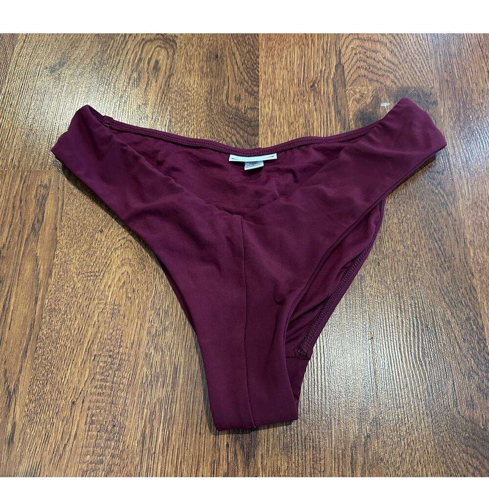 Robin Piccone High Leg Bikini Bottom Eggplant Size Large NWOT Flattering Swim